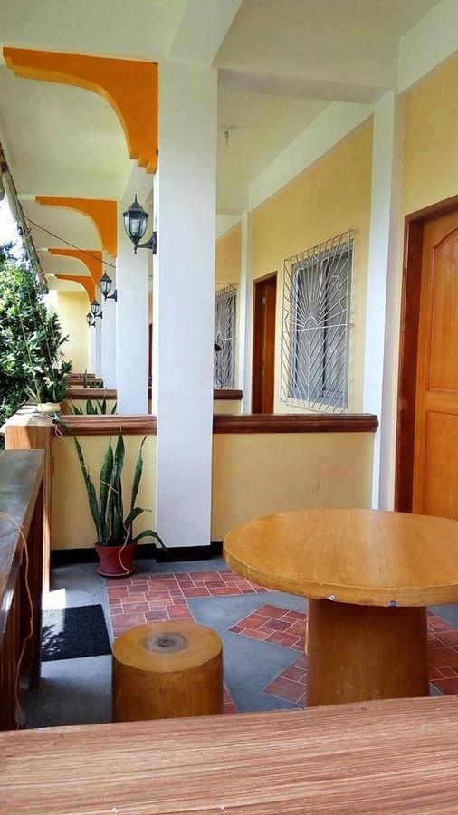 Villa Peralta Inn Donsol Exterior photo